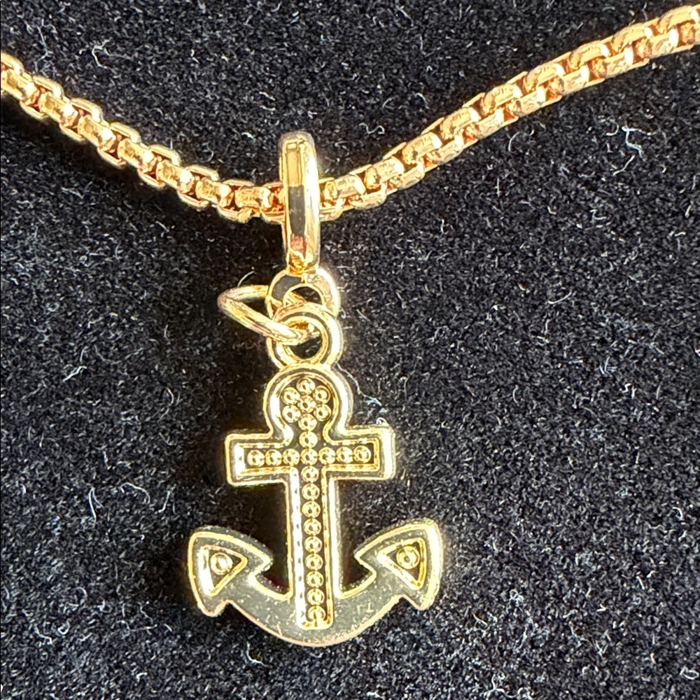 Elegant Effy 24” Gold Charm Necklace with 12 gold pendant charms. New in box. - Picture 5 of 16